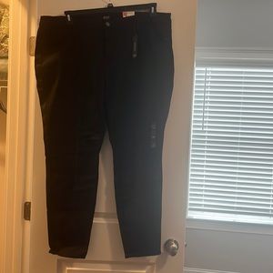 Black denim jeggings: new with tags